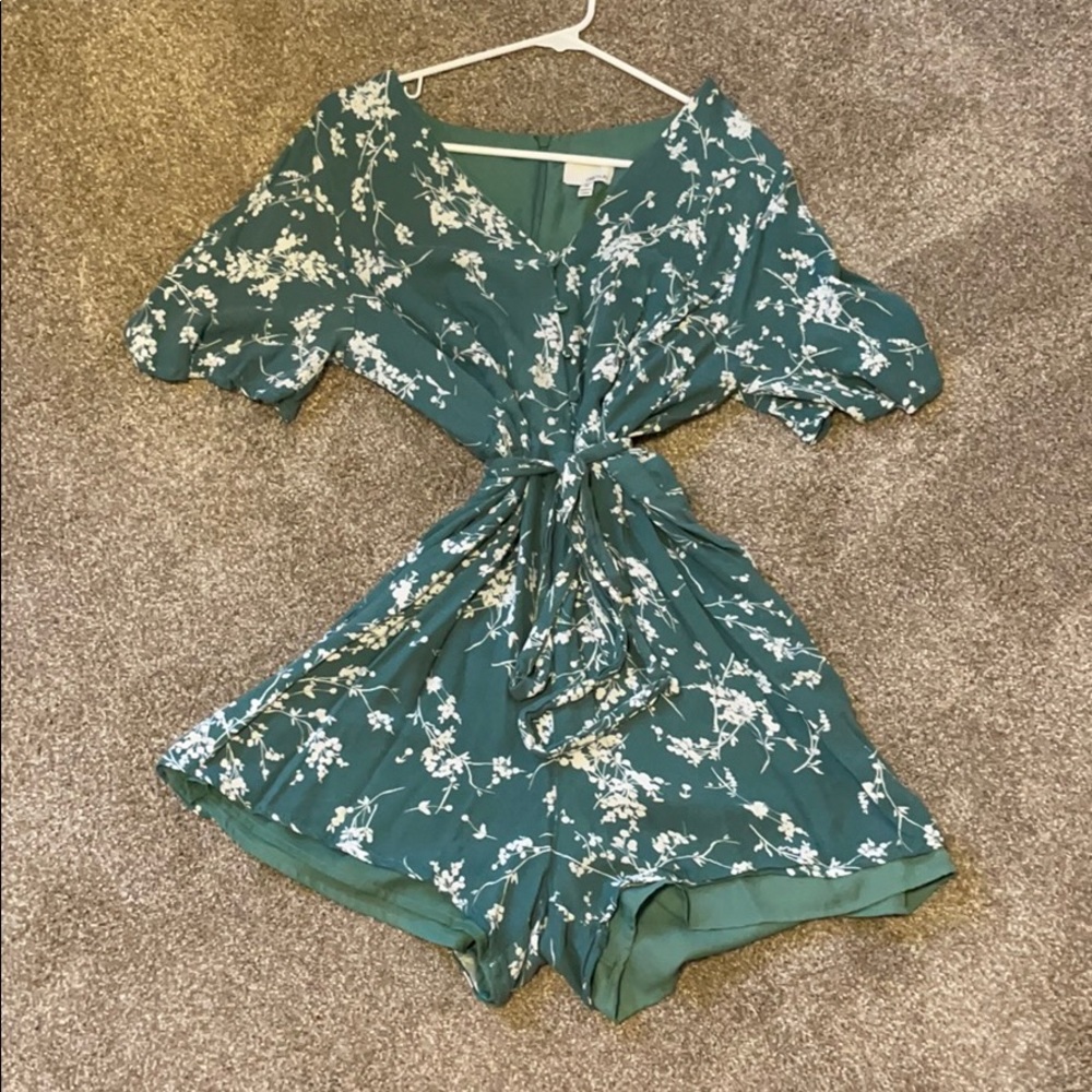 Anthropologie greylin tie waist romper, green M